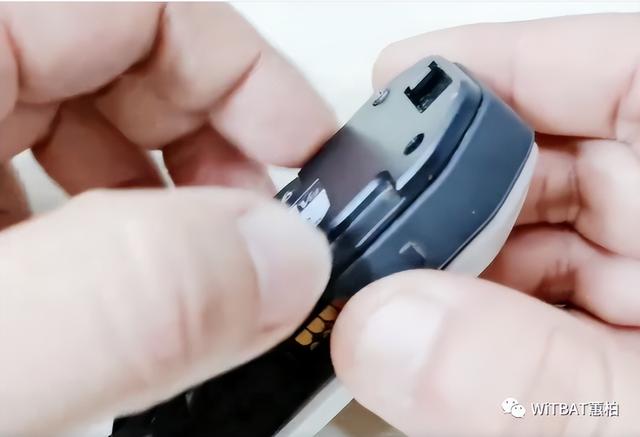 维迈通v8怎么连蓝牙耳机,V8蓝牙耳机电池教程 维迈通v8怎么连蓝牙耳机,V8蓝牙耳机电池教程