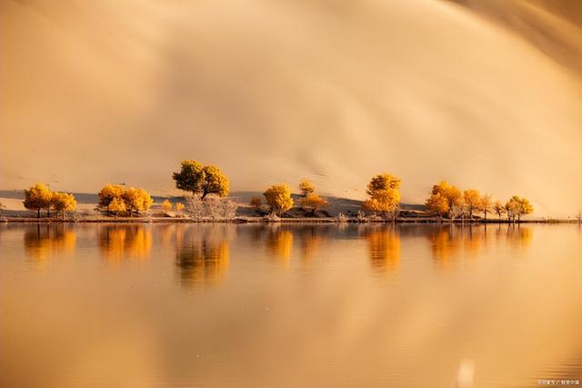 塔克拉玛干沙漠最美自驾路线，自驾塔克拉玛干