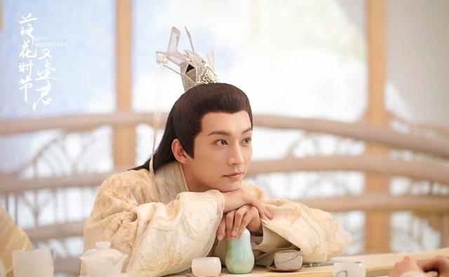 王鹤棣和沈月现在在一起吗，王鹤棣沈月星辰大海同框