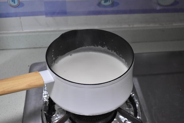 牛奶和姜汁怎么做甜品，夏天要多喝“姜撞奶”