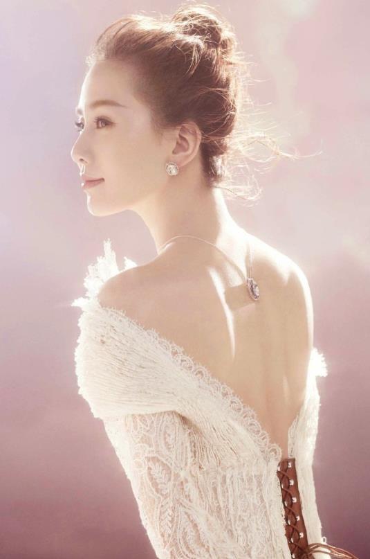 刘诗诗被追问婚礼日期，礼尚往来刘诗诗