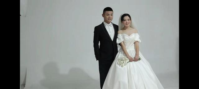 二顺子和二两分家最新，豆二两:二顺子拍婚纱照啦