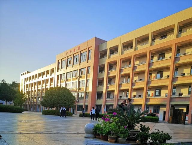 怀铁一中智慧校园，云端相约师生同行