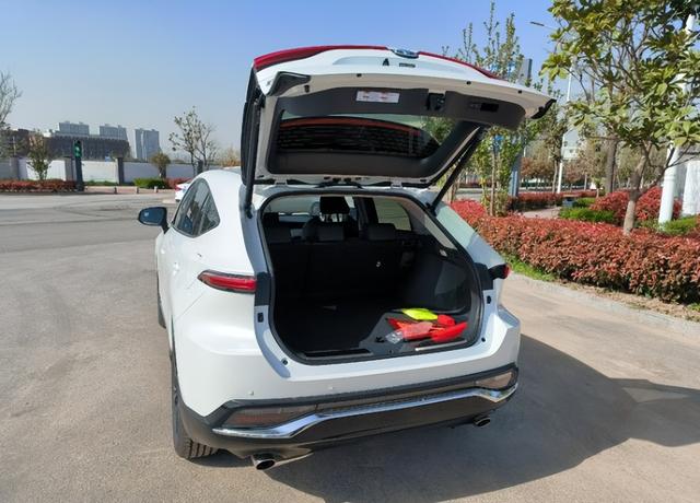 广汽丰田suv最新款chr，2023款广汽丰田C-HR正式上市