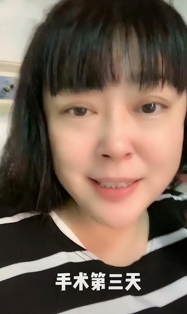 李菁菁为什么和第一任丈夫离婚，李菁菁与小21岁老公离婚