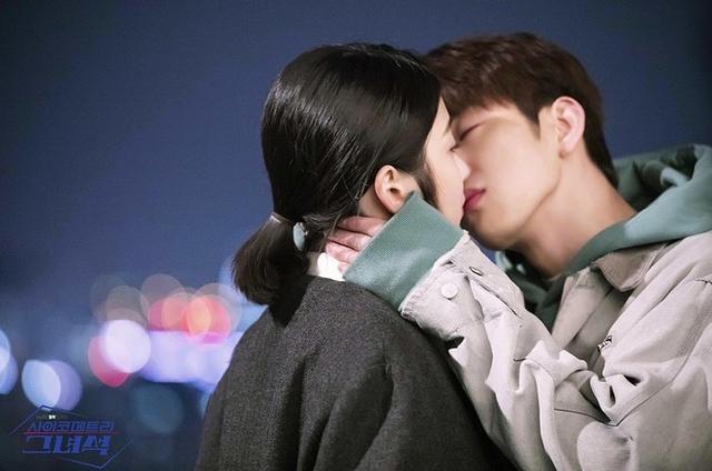 和男朋友有几种接吻方式，11种接吻方式透露你们的关系状态