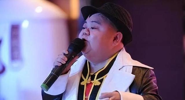 李连红和袖珍人一家，农村“袖珍人”张荣的“绝地”反击