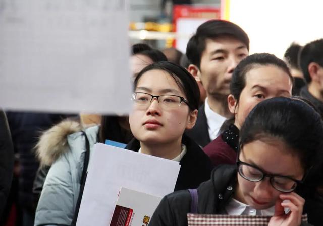 最吃香的十种铁饭碗，教师又成了新的“老九”