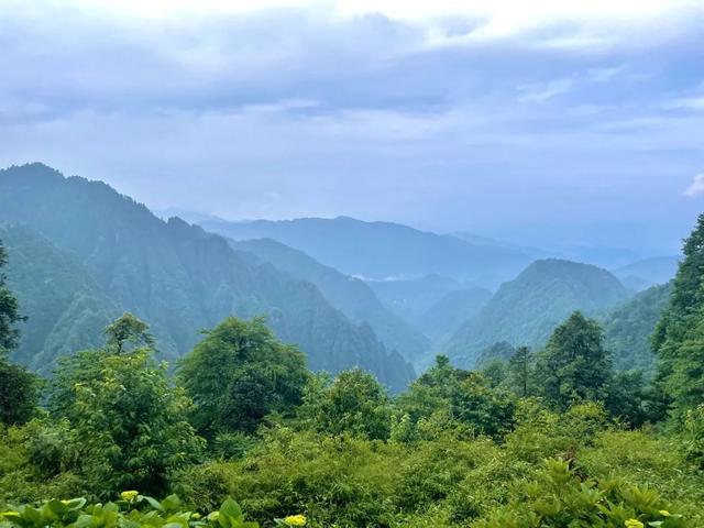 峨眉山识途旅游网，峨眉山徒步旅游攻略要详细实用