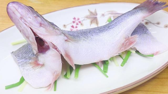 松鼠鱼用什么鱼，松鼠鱼用什么鱼做最合适（鲤鱼草鱼靠边站）