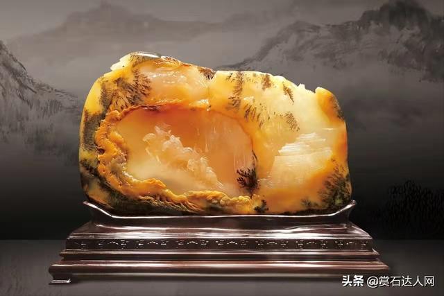 最新黄龙玉珍品原石，被冠名为《国玉》的黄龙玉