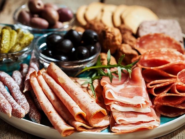 吃肉的好处和坏处，吃肉有益还是有害（长期吃肉的好处和坏处有哪些）