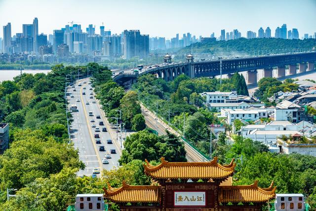 武汉交通太霸气，武汉的交通非常便捷