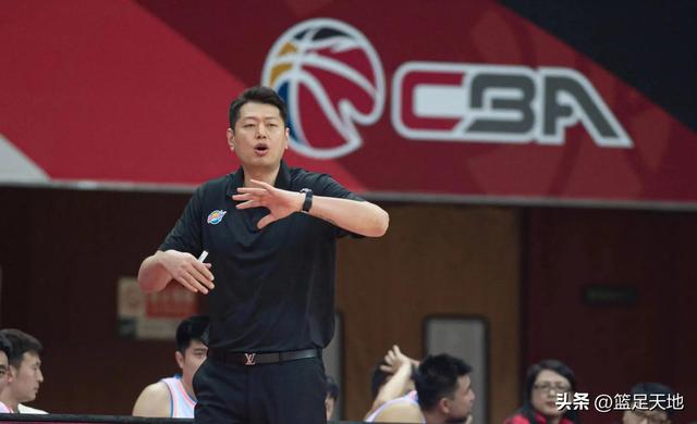 广东队威姆斯个人简历，威姆斯打了5场比赛