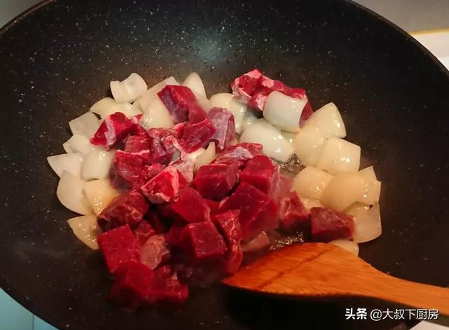 家常番茄炖牛肉的做法大全，简单煮一锅番茄炖牛肉
