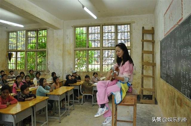 马思纯高考成绩，十位高考考100多分的明星（文化水平低就不要装）