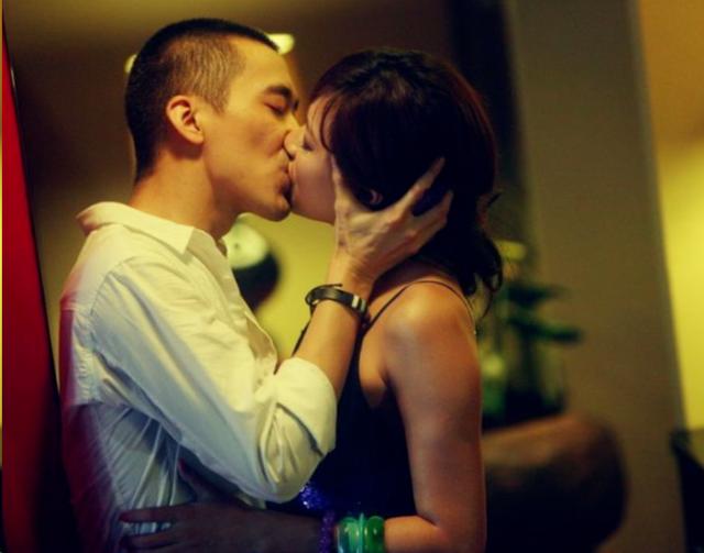 徐静蕾结婚了吗，徐静蕾不婚主义（给王朔买房让他软饭硬吃）