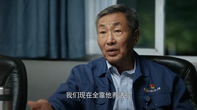 周梅森个人资料，被观众骂被周梅森夸