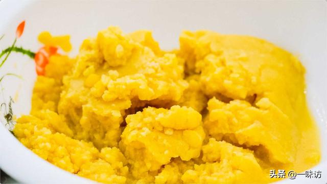 酥肉汤里配什么菜，北方小酥肉可以做汤的做法（冬天吃酥肉的正确方法）