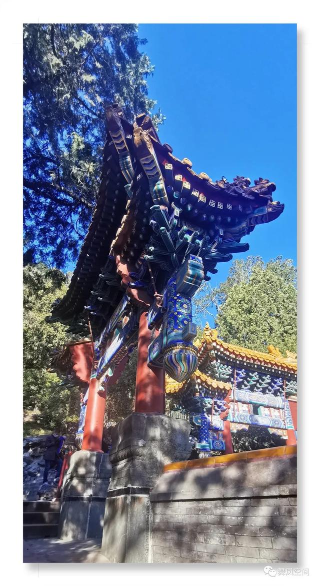 北海公园的白塔有什么来历，北海白塔