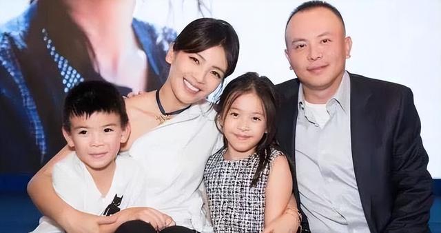 刘涛与她的丈夫情况，被抛弃后奋发图强