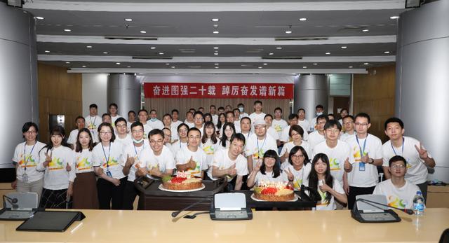 六边形战士代表的六种属性，马龙为什么被称为六边形战士