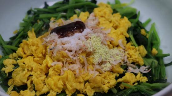 如何在家自制小白菜包子，遇到小白菜别手软