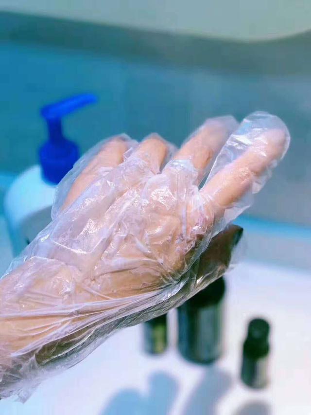 过期的护肤品还能用吗，过期不久的护肤品到底还能不能用（你家的化妆品过期了吗）