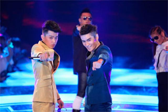 快男城堡生活直播，十位快男现状