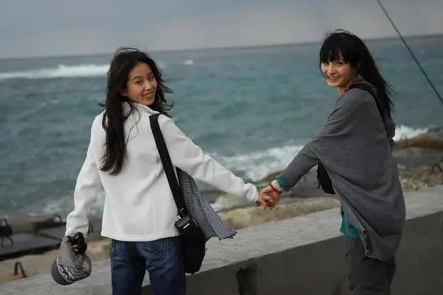 刘诗诗被追问婚礼日期，礼尚往来刘诗诗