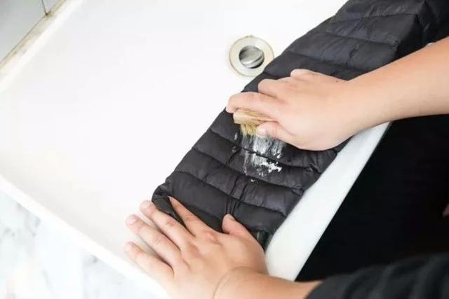 一件羽绒服一般穿几年，羽绒服穿了十年还暖和吗