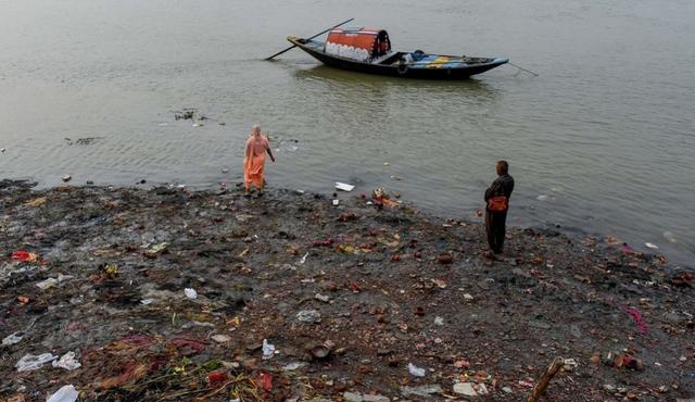 印度鲶鱼泥土里也能活，印度恒河的怒吼