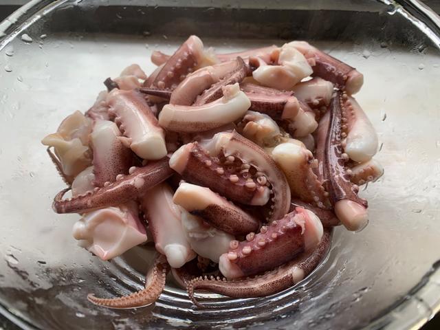 麻辣鱿鱼须的做法，麻辣鱿鱼须零食做法