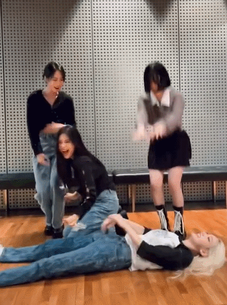 她凭什么被称为南韩第一真人芭比，来看看lisa的颜值