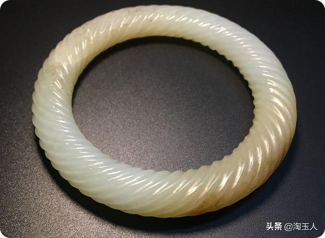 教你如何鉴别玉手镯，关于玉手镯的一切