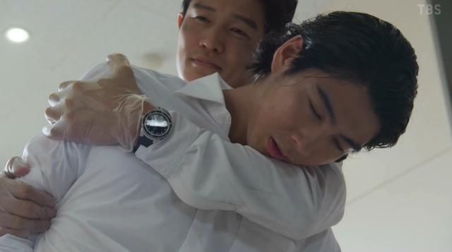 最近看了两部特别棒的电影，至少在影院让我爽到了