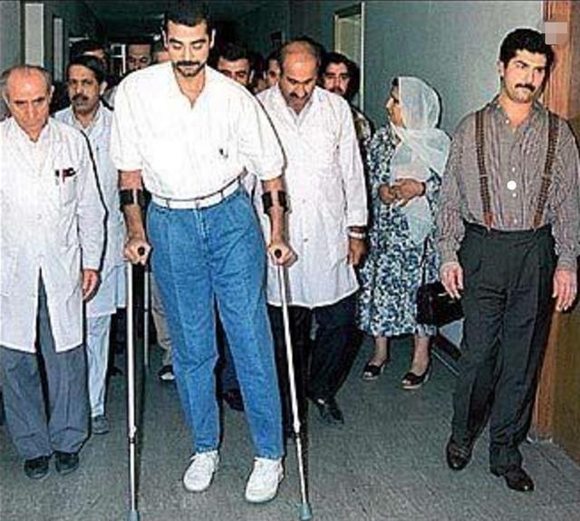 萨达姆的儿子乌代拿老百姓喂狮子，萨达姆长子乌代的魔幻人生