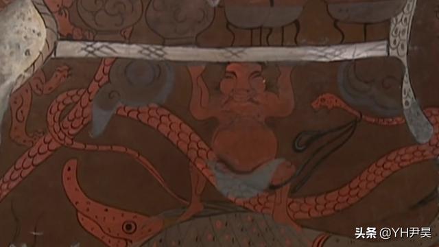 清代古墓发现奇怪女尸，历经百年五官却清晰可见