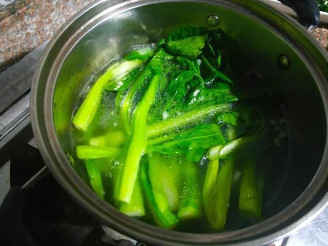 蚝油蒜蓉菜心的做法，蒜蓉耗油菜心的做