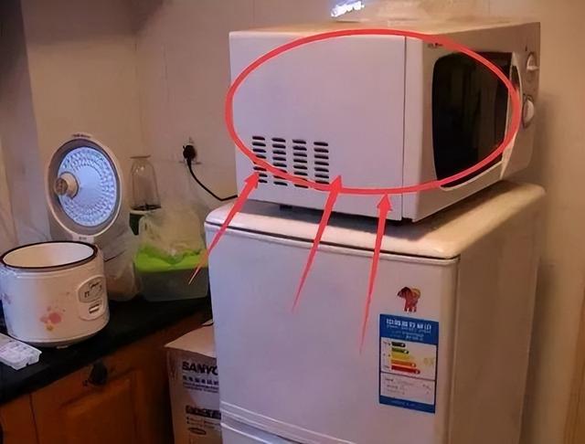 冰箱顶部可以放东西吗，冰箱顶上尽量不要放这三样东西