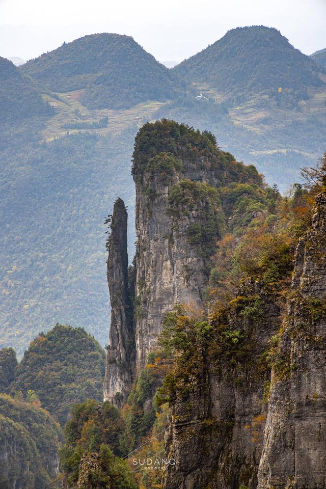 天山神秘大峡谷地貌特征，北纬30度上的大峡谷