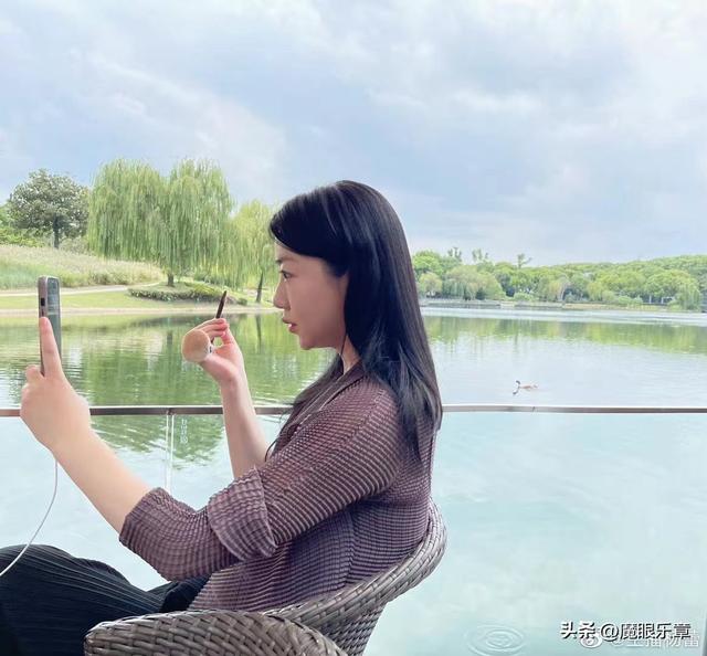 主持人杨蕾微博，杨蕾在节目中谈离婚