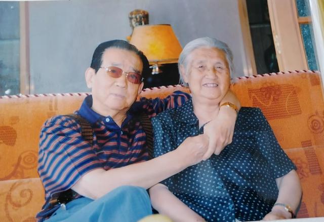 卫国戍边英雄事迹国防部，百万国人祭奠卫国戍边英烈肖思远