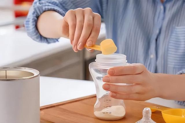 奶粉正确冲泡办法，你冲的奶粉正确吗？看这里