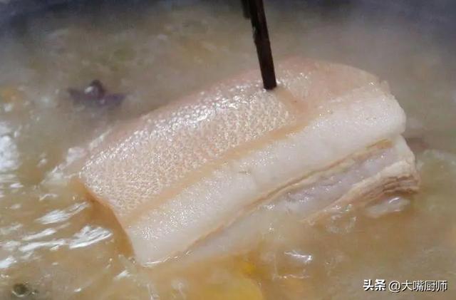 好吃的东北老式酥白肉教程，老一辈人爱吃的炖白肉