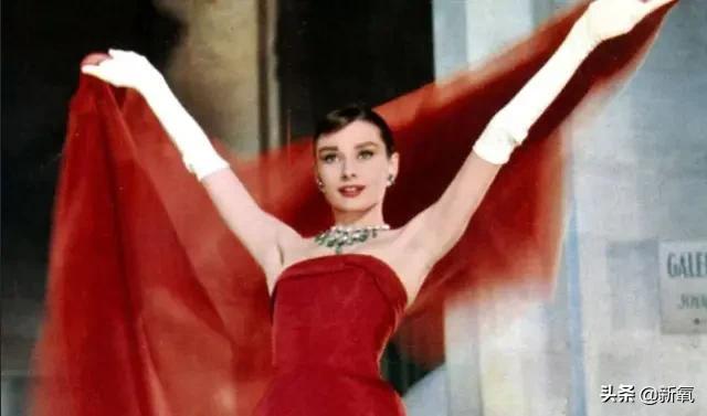 宝石蓝最流行色，年度流行色来了