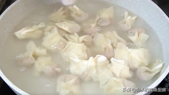 家常馄饨汤怎么调，馄饨汤怎样调制才鲜美（10年店主教你用开水调小馄饨汤）