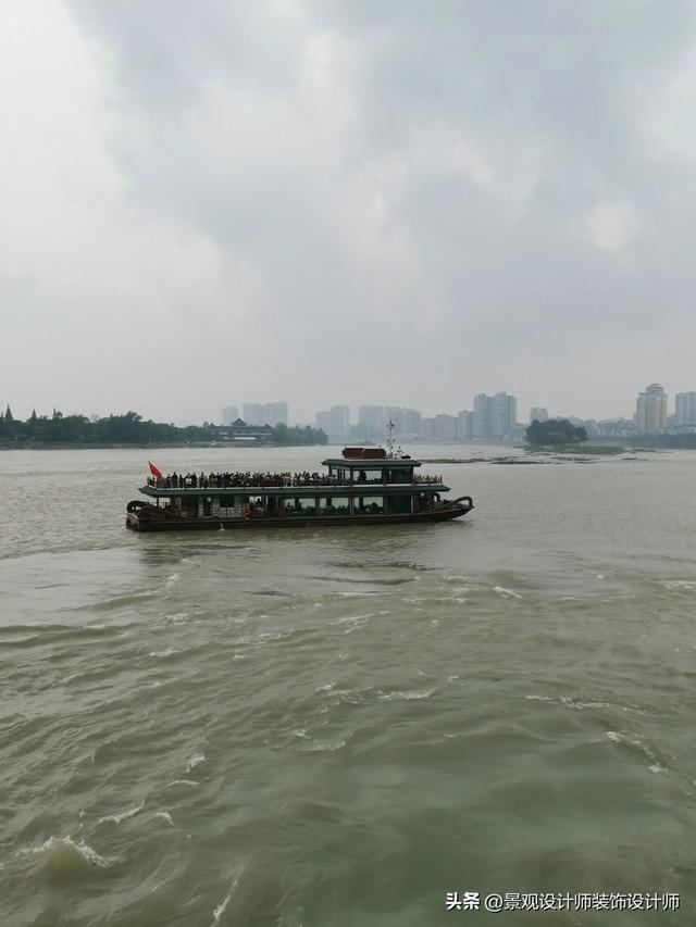 乐山大佛在哪个省，四川乐山大佛景点