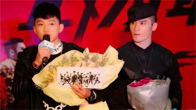 快男城堡生活直播，十位快男现状