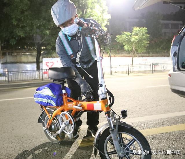 老年代步车需要驾照吗，哪些老年代步车不用驾照可以上路（“老头乐”上牌就能满街跑）